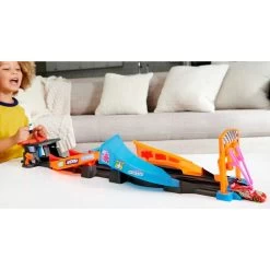 Disney Pixar Cars Glow Racers Launch & Criss-Cross Glow Race Playset 10 Disney Pixar Cars Glow Racers Launch & Criss-Cross Glow Race Playset -Disney Toys DisneyPixarCarsGlowRacersLaunch Criss CrossGlowRacePlayset5