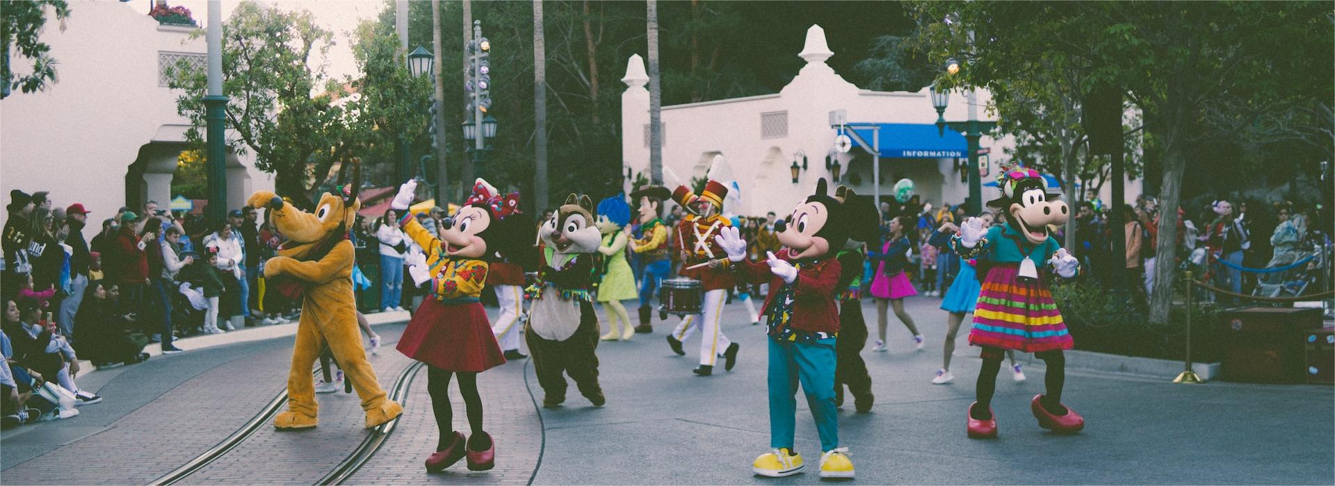 Disney Toys -Disney Toys andrew valdivia O 8g4Lum1m0 unsplash